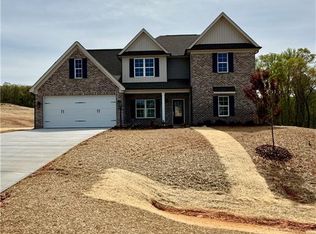 249 Enclave Dr, Clemmons, NC 27012