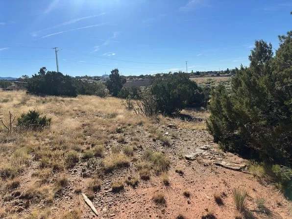 1868 Paseo De Enrique, Santa Fe, NM 87505