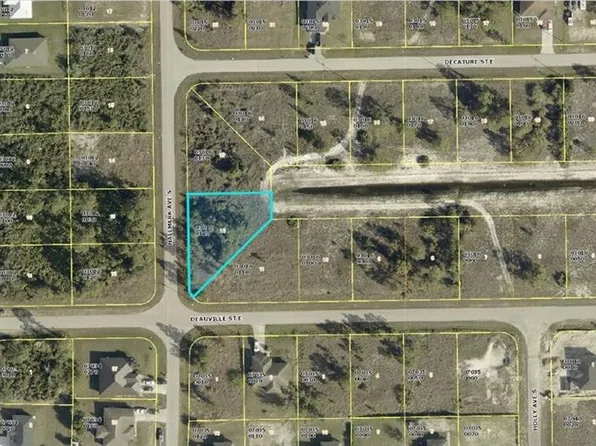 1123 Hallmark AVE S, LEHIGH ACRES, FL 33974