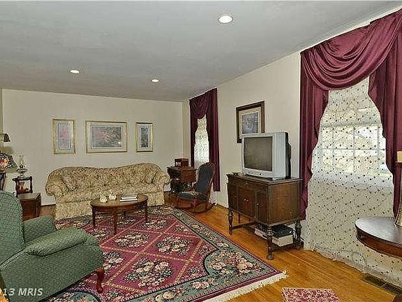 4th image of 2 Ashland Brooke Ct