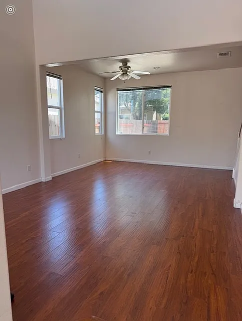 4 bed, 2100 sqft, $2,795 — Photo 3