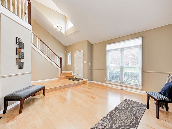 2nd image of 7523 Bramblewood Ln