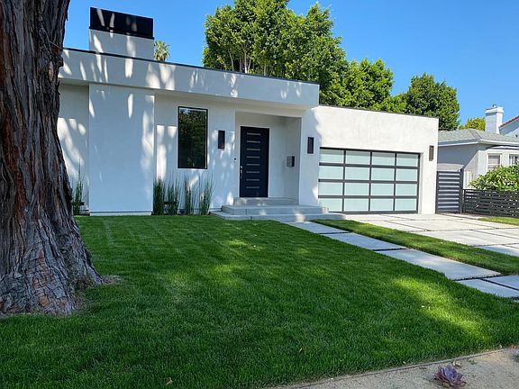 Grass area and driveway parking . Landscaping weekly services are included.