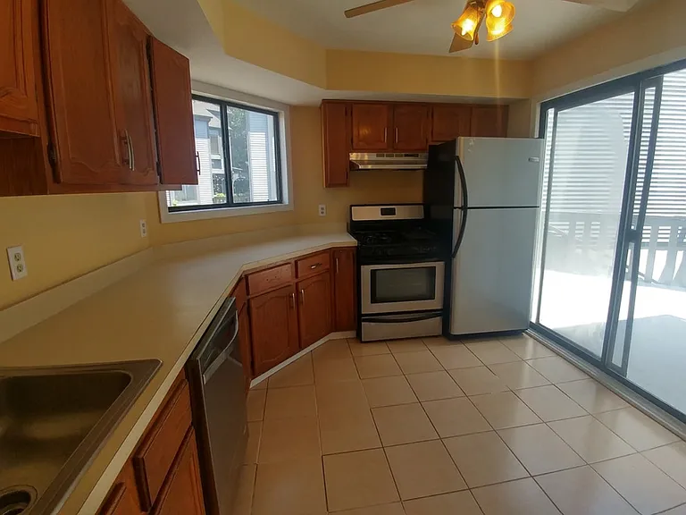 65 Edinborough Ct — Photo 10