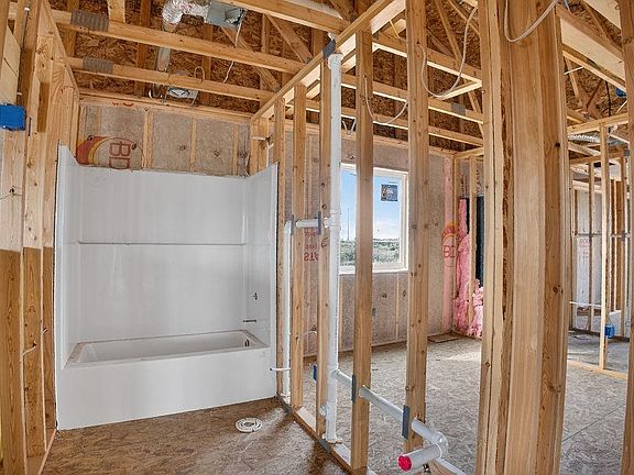 5th image of 326 Lakeview Rd