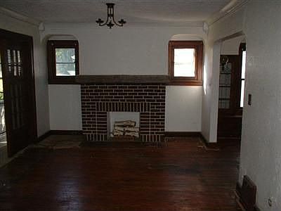 5th image of 292 E 266th St