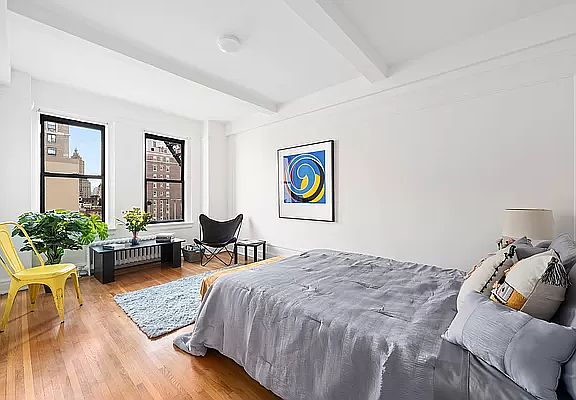 5th image of 215 W 75th St APT 10B