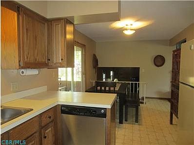 4th image of 1075 Norway Dr