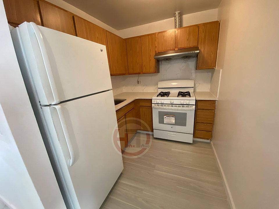 1st image of 2120 Davidson Ave #2