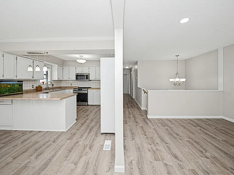 1429 Highland Dr — Photo 9