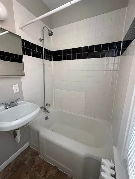 1563 Charles Ave #7 — Photo 5