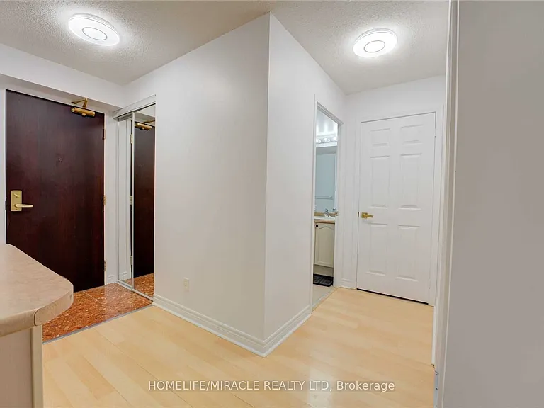 30 Grand Trunk Cres #1509 — Photo 7