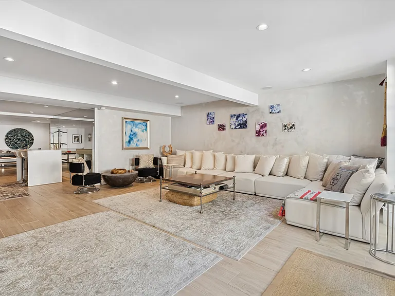 9 Lauras Ln — Photo 31