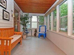 2071 Temple Ct, Saint Paul, MN 55104