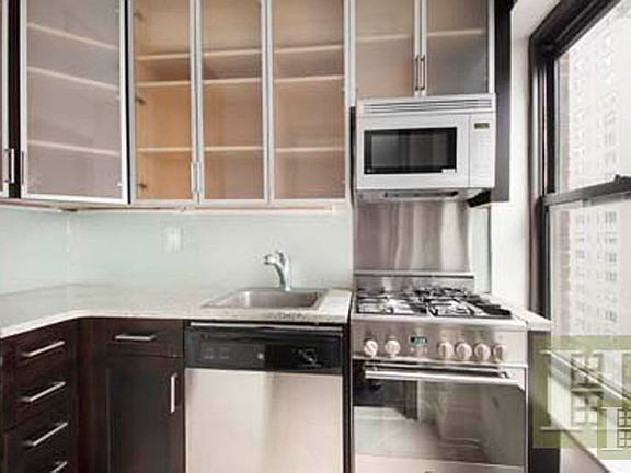 2nd image of 56 7th Ave APT 11J