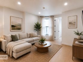 51 5th Ave