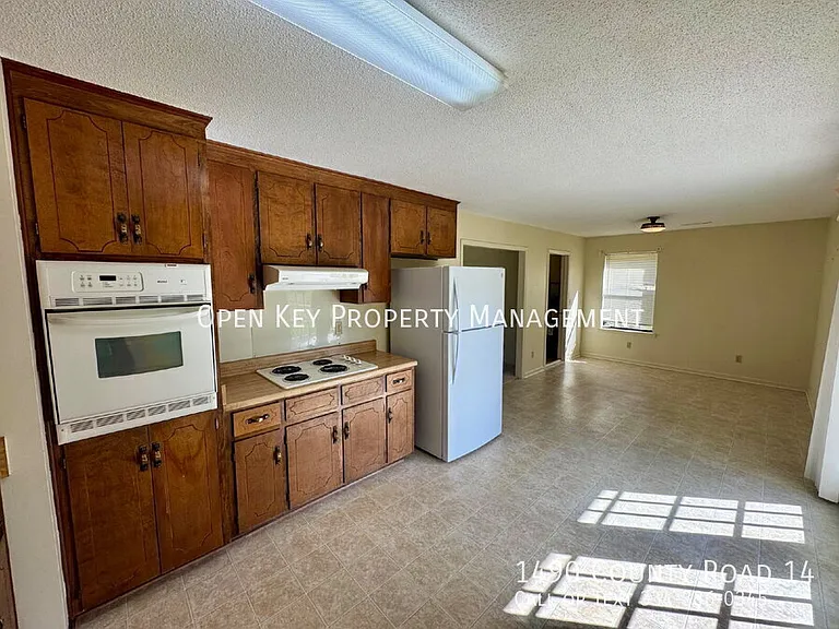 1490 County Road 14 — Photo 3