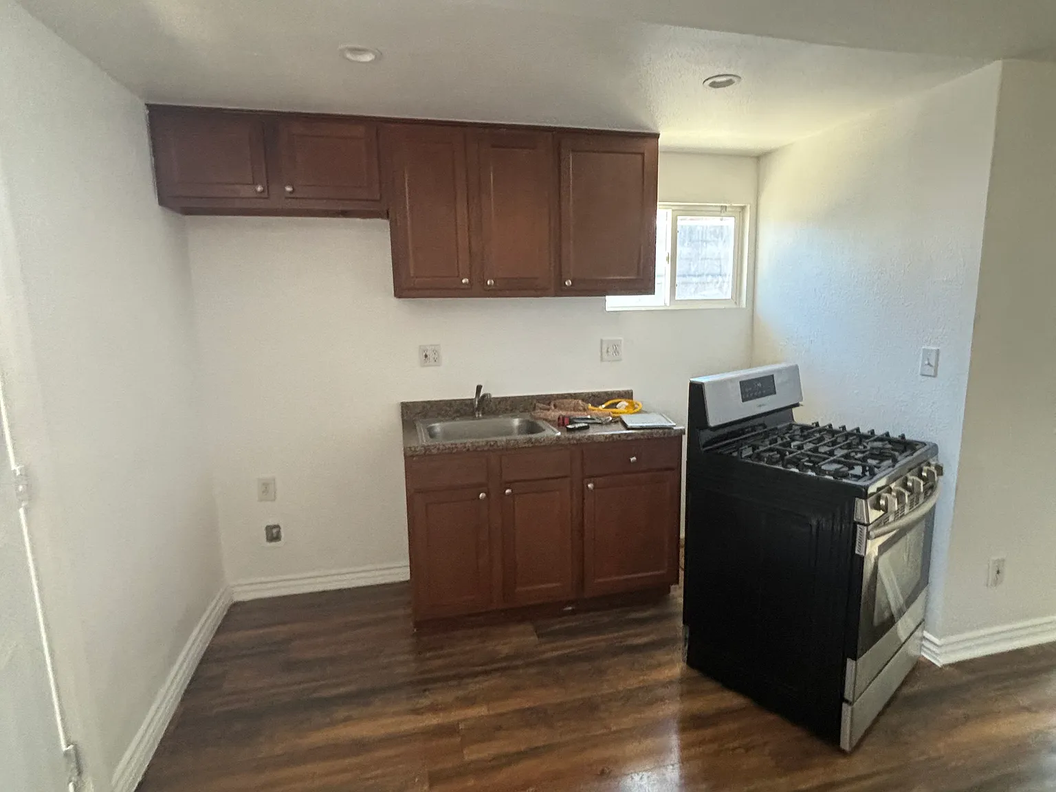 1 bed, 500 sqft, $1,800 — Photo 3