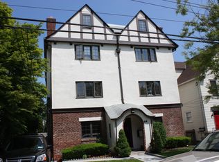 64 Parkway Rd APT 1B, Bronxville, NY 10708