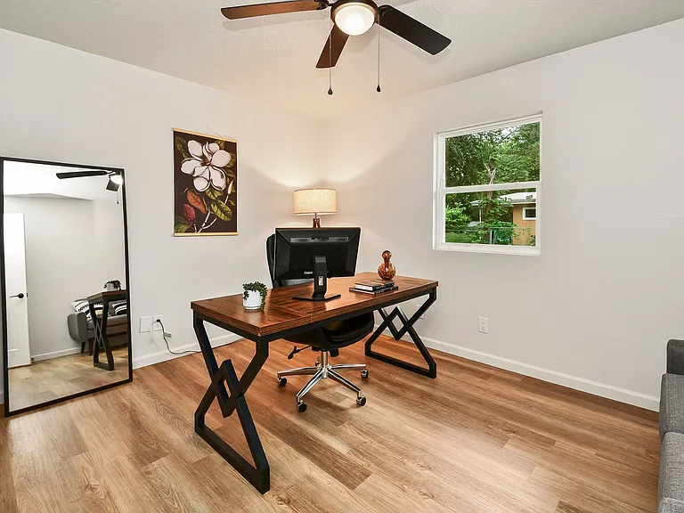 2035 S Florence Ave — Photo 40