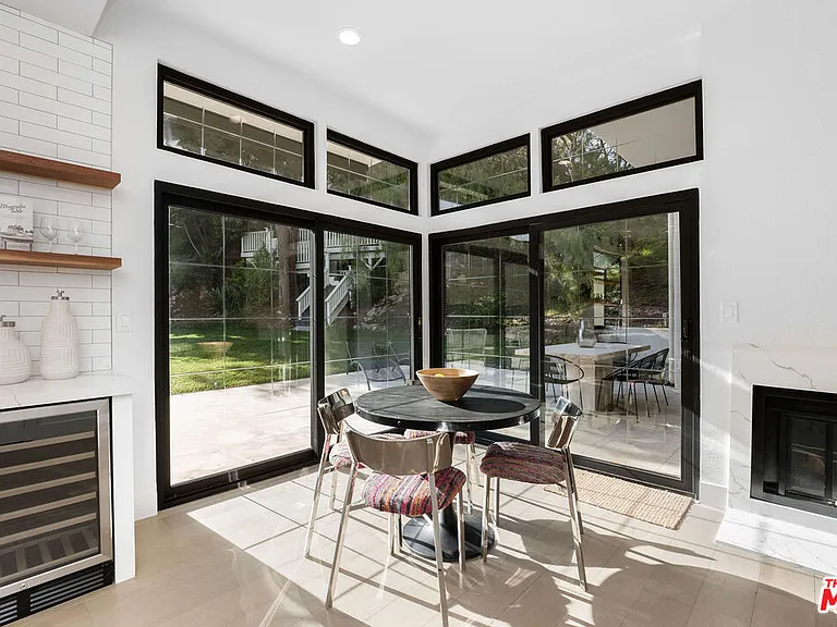 23458 W Moon Shadows Dr — Photo 40