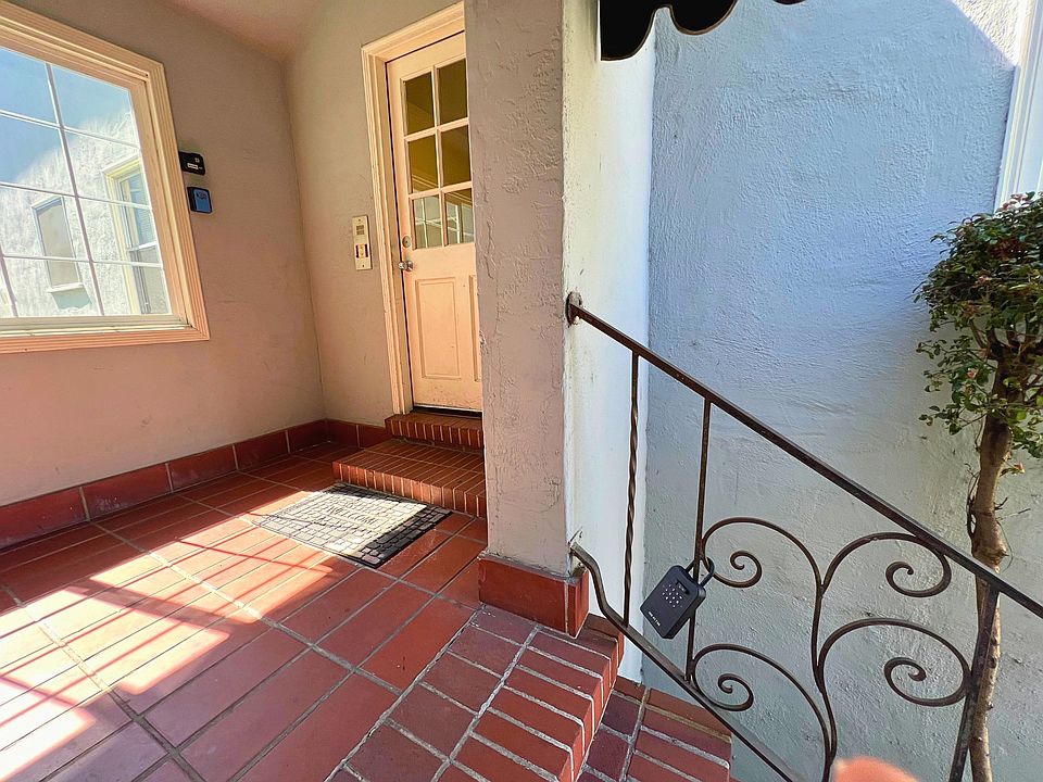 1st image of 1129 El Camino Real #8