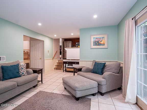 5th image of 109 Wineberry Ln