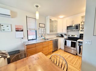 400 Mackay St #0, Ottawa, ON K1M2C4