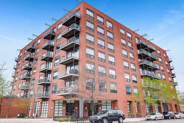 1st image of 859 W Erie St APT 306