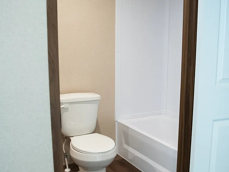 1401 N Maple St — Photo 12