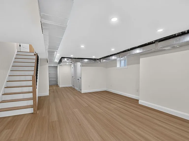 18 Walnut St #A — Photo 17