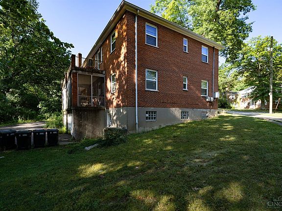 3rd image of 3524 Hazelwood Ave