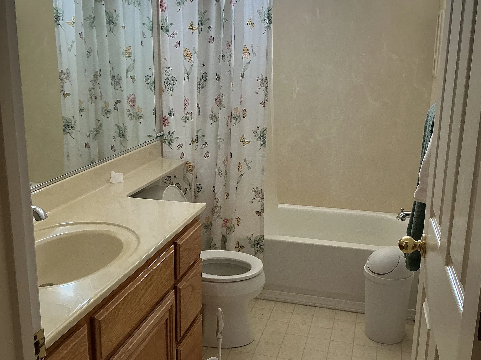 4 bed, 2110 sqft, $3,300 — Photo 2