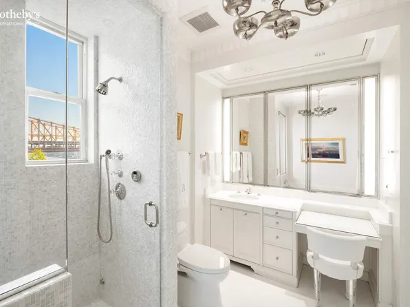 1 Sutton Place South image 13 of 15