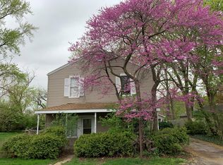 23026 N 1st St, Prairie View, IL 60069