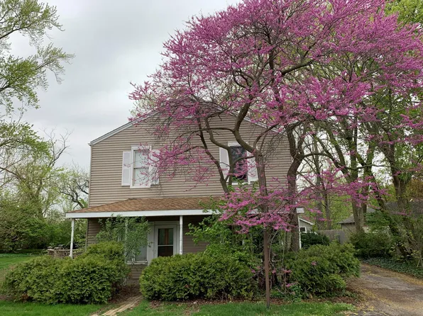 23026 N 1st St, Prairie View, IL 60069