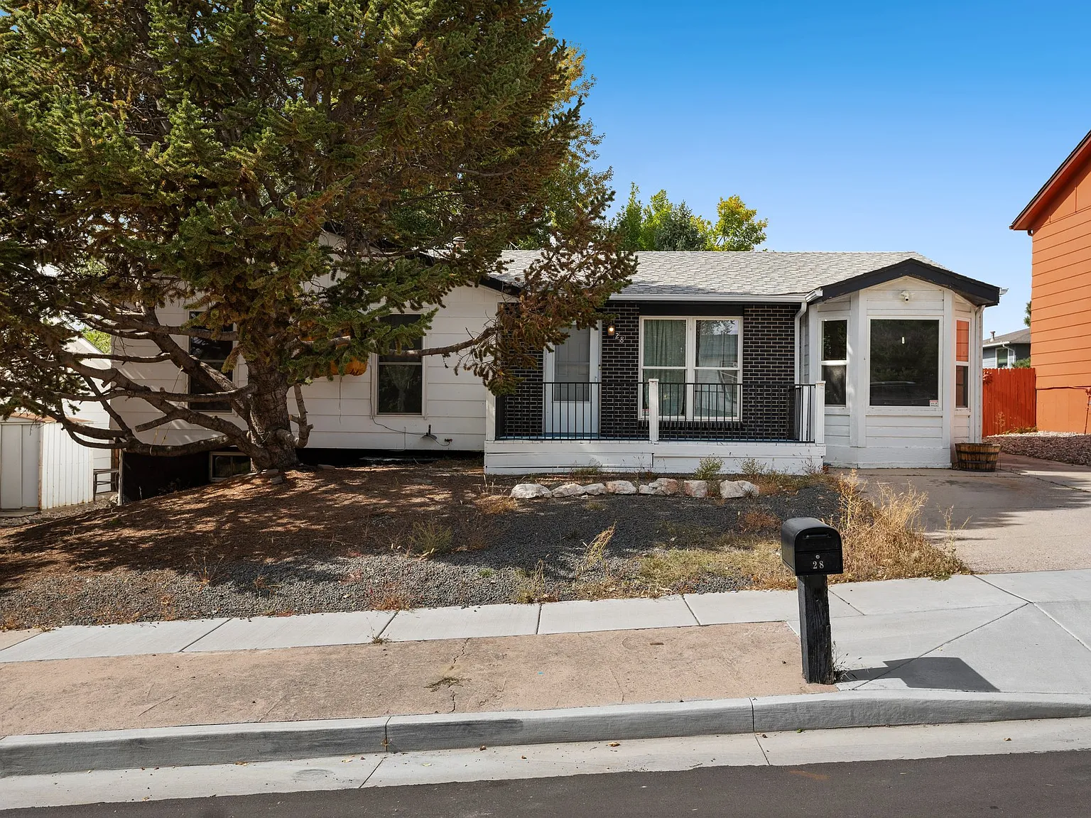 4 bed, 1832 sqft, $2,300 — Photo 1
