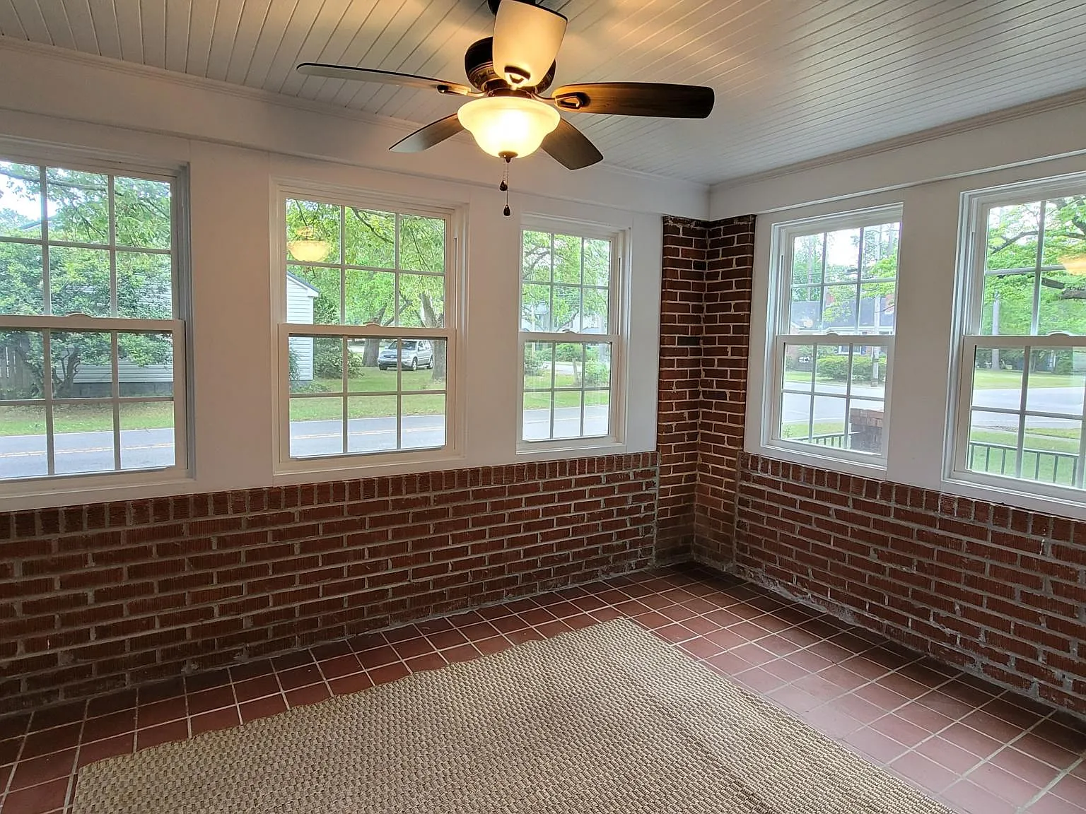 4 bed, 2487 sqft, $2,300 — Photo 3
