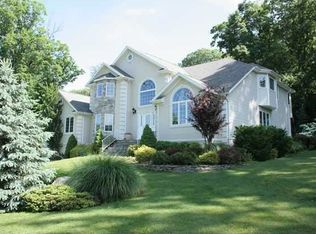 1 Pymm Ct, Stony Pt, NY 10980