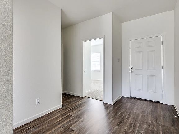 5th image of 821 Cherry Blossom St