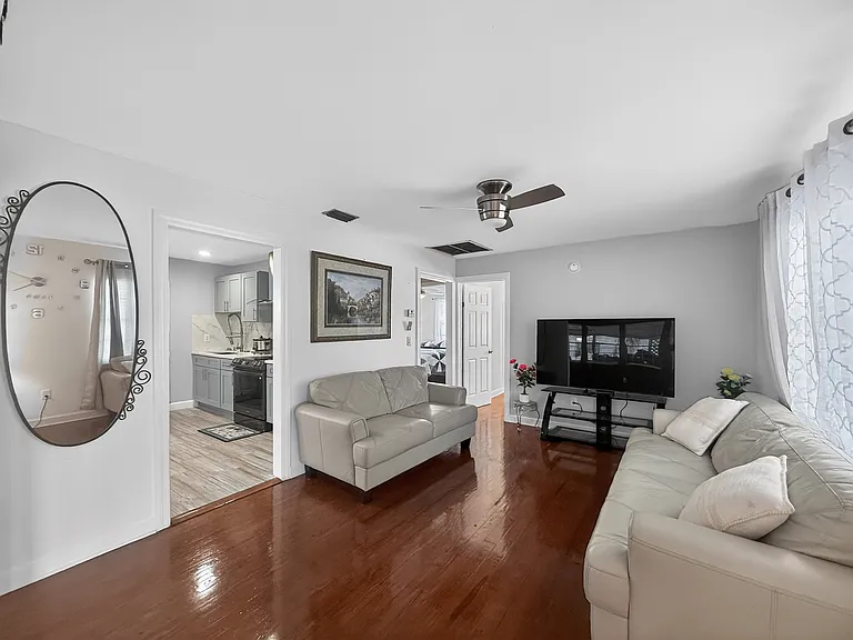 6416 N Orleans Ave — Photo 9