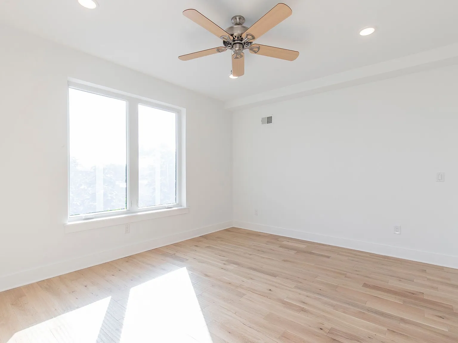Sharswood Apartment Available! — Photo 3