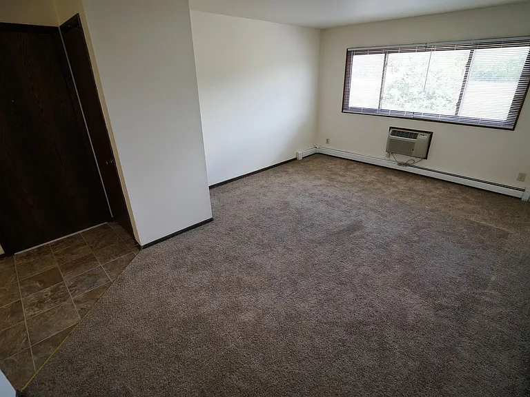 275 Broadway Dr — Photo 4