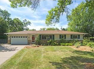 1816 Cinnabar Ct, Eagan, MN 55122