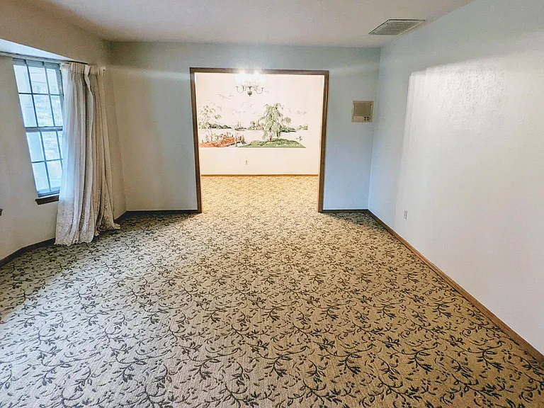 2657 Chateau Dr — Photo 48