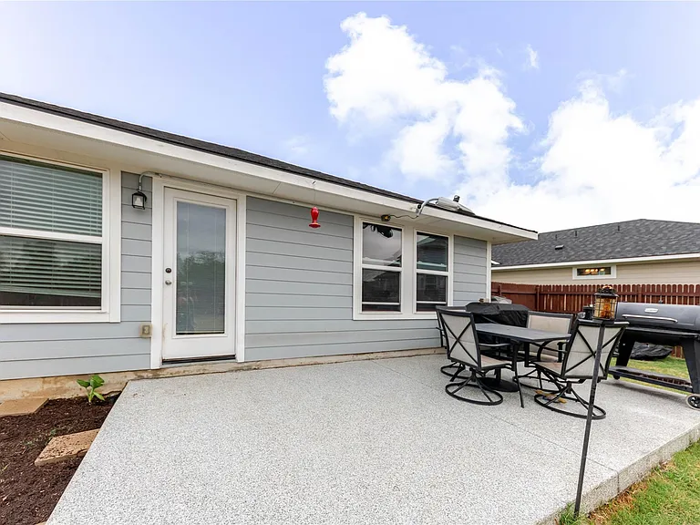 303 Schuyerville Dr — Photo 28