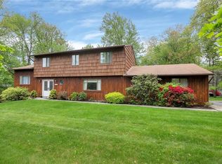 322 Chestnut Ct, Yorktown Heights, NY 10598
