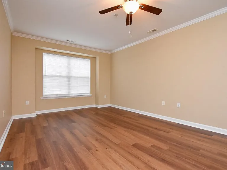 342 Nicholas Dr — Photo 16