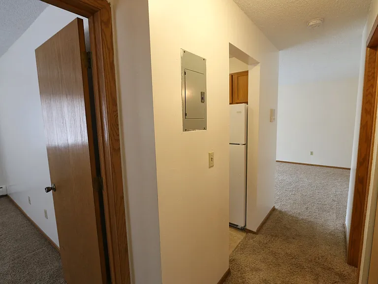 Van Dyke Apartments — Photo 26