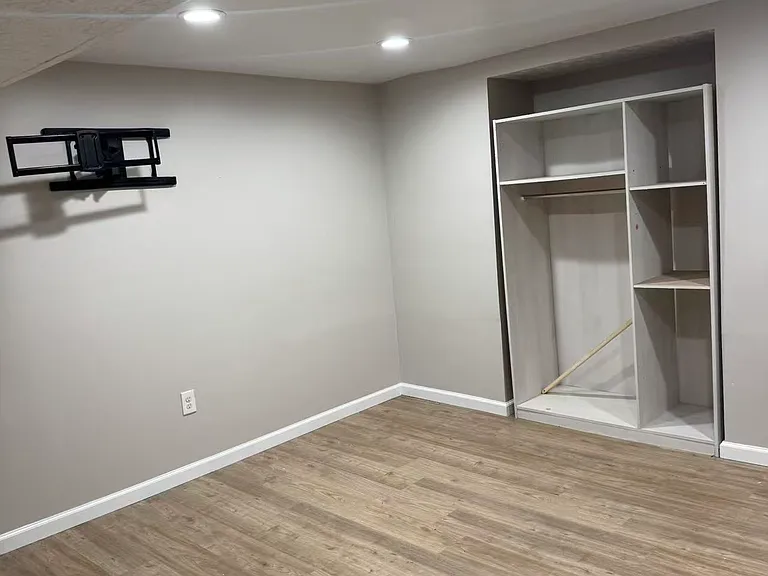 7469 Fitzroy Ct — Photo 27